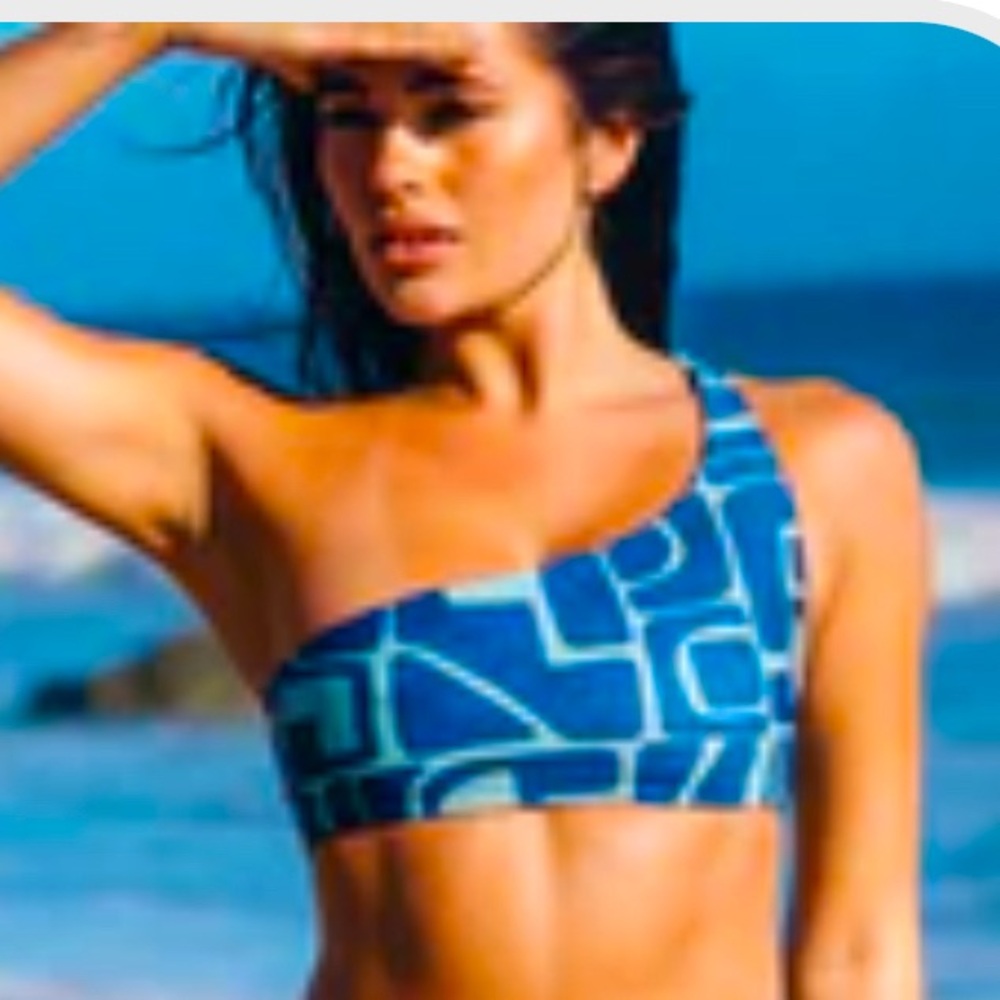 NWT Skatie Miramar top only